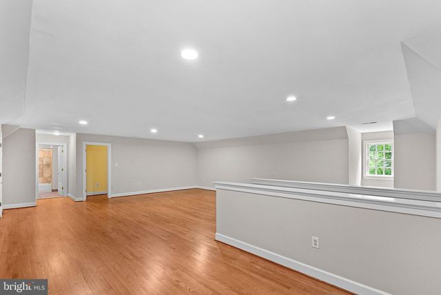 190 FALCON RIDGE RD, Great Falls, VA 22066