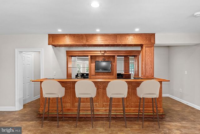 190 FALCON RIDGE RD, Great Falls, VA 22066