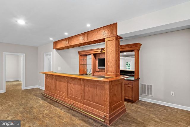 190 FALCON RIDGE RD, Great Falls, VA 22066