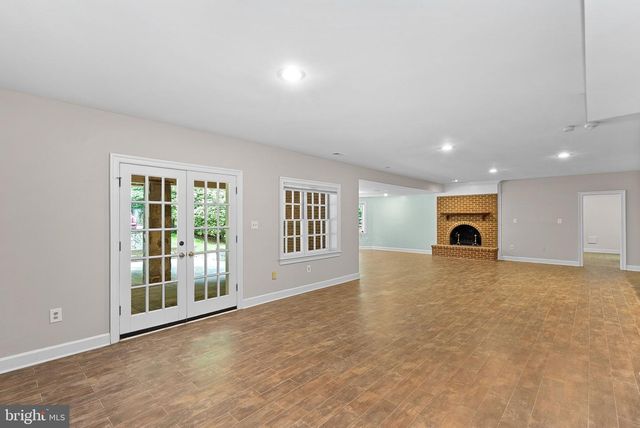 190 FALCON RIDGE RD, Great Falls, VA 22066