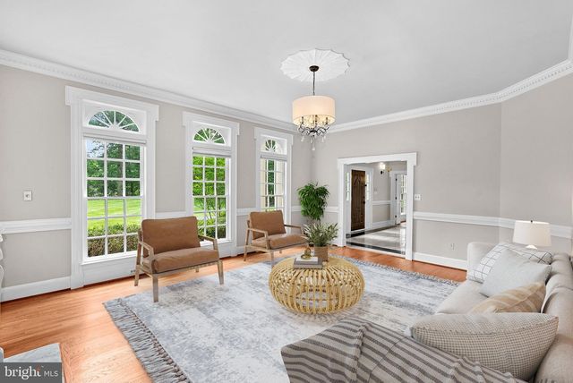 190 FALCON RIDGE RD, Great Falls, VA 22066