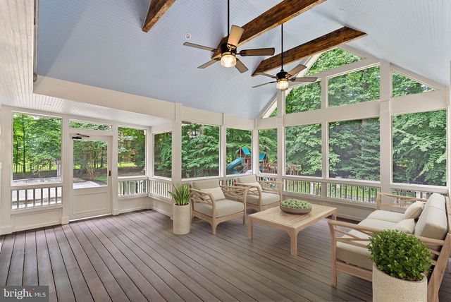 190 FALCON RIDGE RD, Great Falls, VA 22066