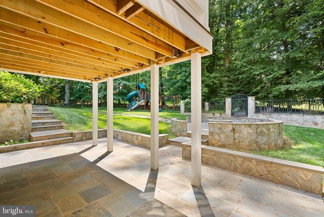 190 FALCON RIDGE RD, Great Falls, VA 22066