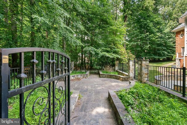 190 FALCON RIDGE RD, Great Falls, VA 22066