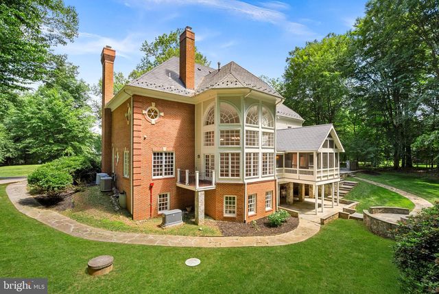 190 FALCON RIDGE RD, Great Falls, VA 22066