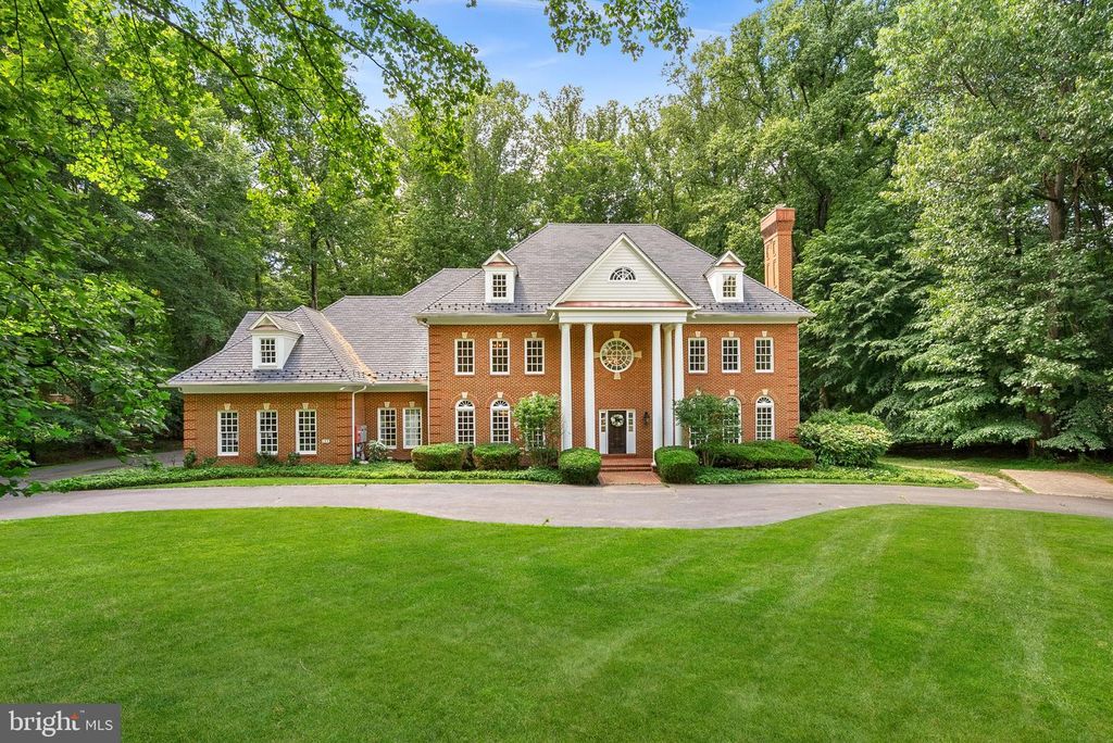 190 FALCON RIDGE RD, Great Falls, VA 22066
