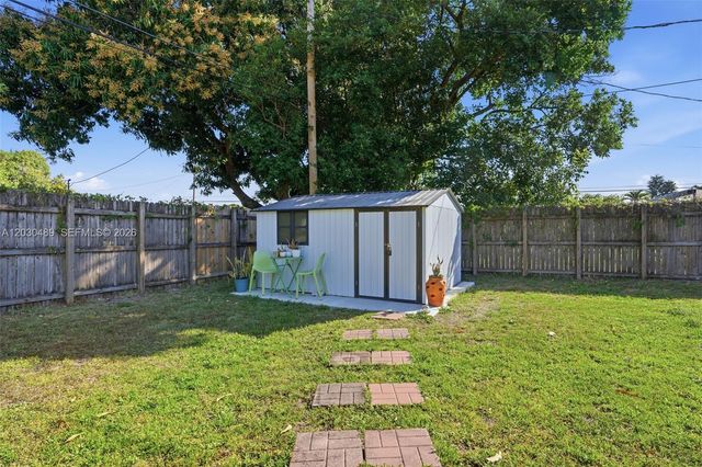 3221 NW 12th Pl, Lauderhill, FL 33311
