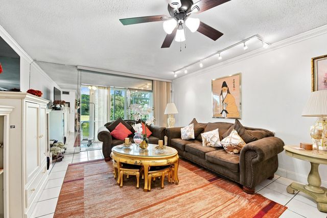 3601 INVERRARY Drive 107, Lauderhill, FL 33319