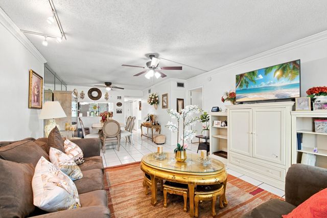 3601 INVERRARY Drive 107, Lauderhill, FL 33319