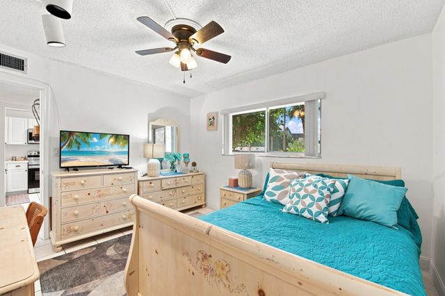 3601 INVERRARY Drive 107, Lauderhill, FL 33319