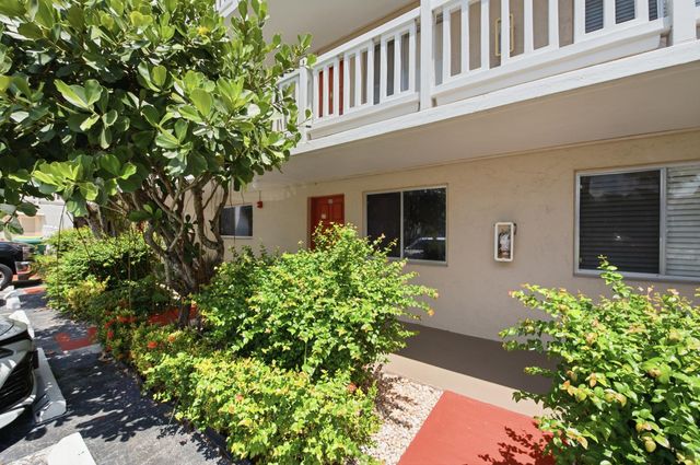 3601 INVERRARY Drive 107, Lauderhill, FL 33319