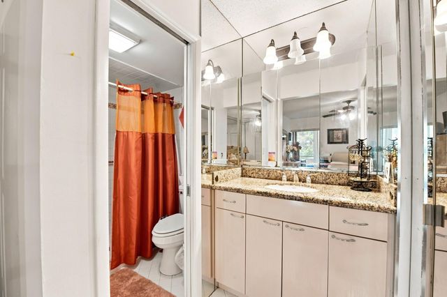 3601 INVERRARY Drive 107, Lauderhill, FL 33319