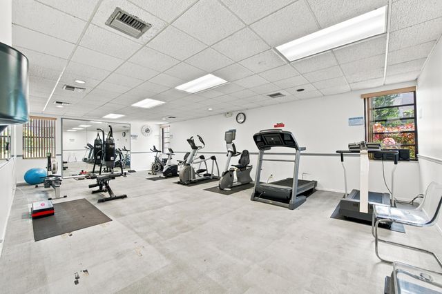 3601 INVERRARY Drive 107, Lauderhill, FL 33319