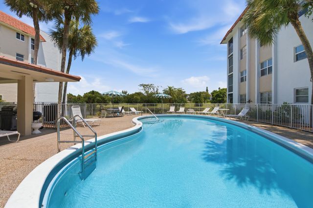 3601 INVERRARY Drive 107, Lauderhill, FL 33319