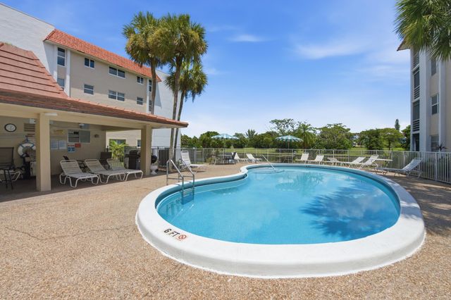 3601 INVERRARY Drive 107, Lauderhill, FL 33319