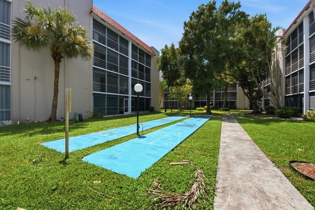 3601 INVERRARY Drive 107, Lauderhill, FL 33319