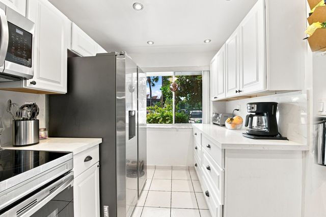 3601 INVERRARY Drive 107, Lauderhill, FL 33319