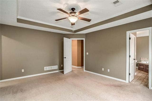 18109 Guinevere Court, Smithville, MO 64089