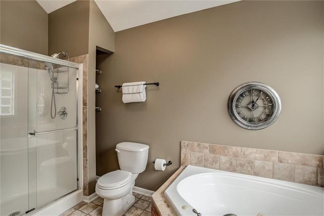 18109 Guinevere Court, Smithville, MO 64089