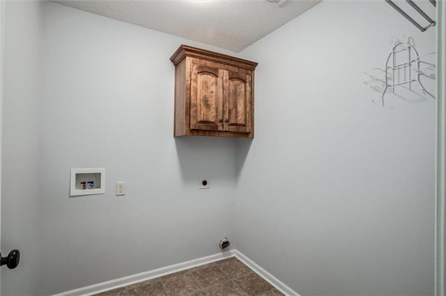 18109 Guinevere Court, Smithville, MO 64089
