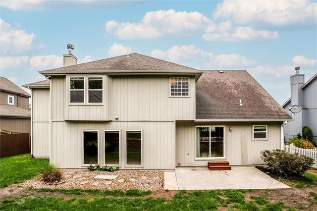 18109 Guinevere Court, Smithville, MO 64089