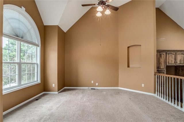 18109 Guinevere Court, Smithville, MO 64089