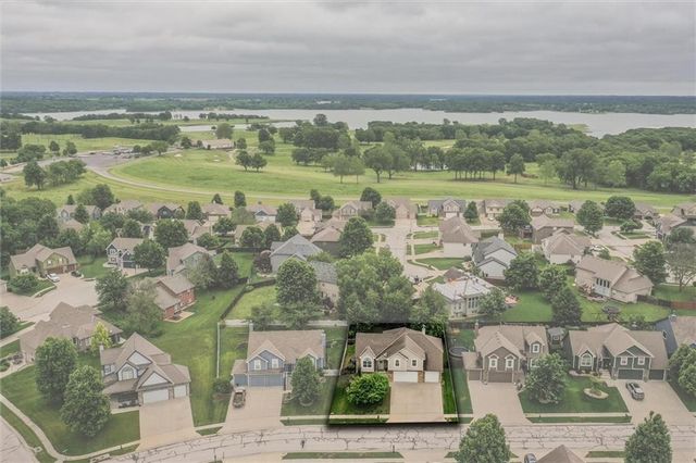 18109 Guinevere Court, Smithville, MO 64089