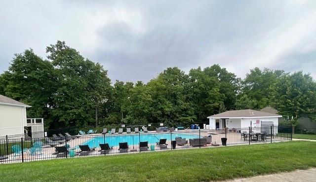 18109 Guinevere Court, Smithville, MO 64089