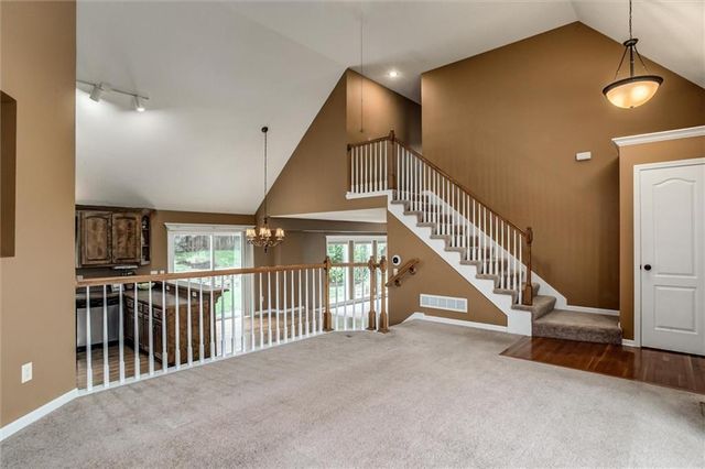 18109 Guinevere Court, Smithville, MO 64089