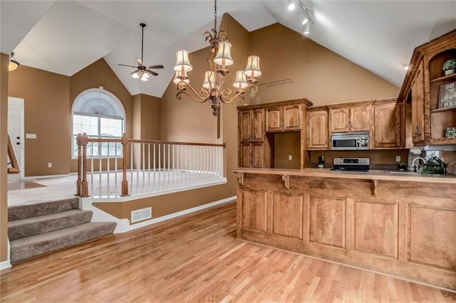 18109 Guinevere Court, Smithville, MO 64089