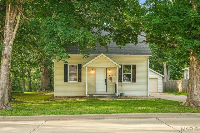 829 W Bottom Avenue, Columbia, IL 62236