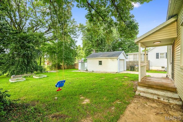 829 W Bottom Avenue, Columbia, IL 62236