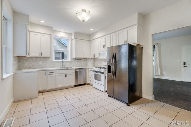 829 W Bottom Avenue, Columbia, IL 62236