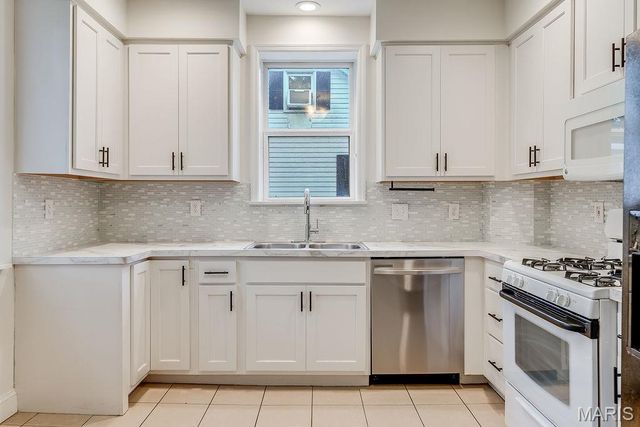 829 W Bottom Avenue, Columbia, IL 62236