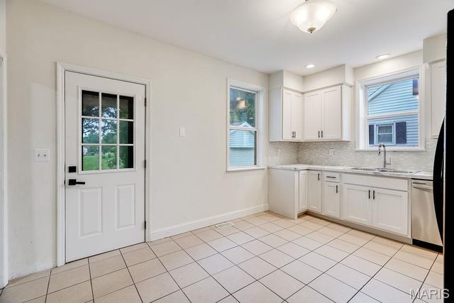 829 W Bottom Avenue, Columbia, IL 62236