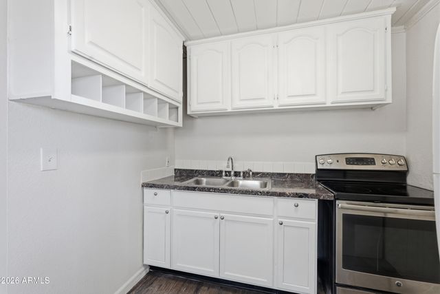 623 S Country Club Drive 11, Mesa, AZ 85210