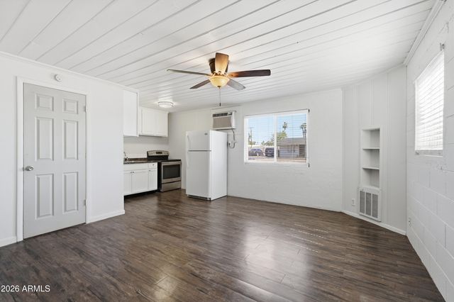 623 S Country Club Drive 11, Mesa, AZ 85210