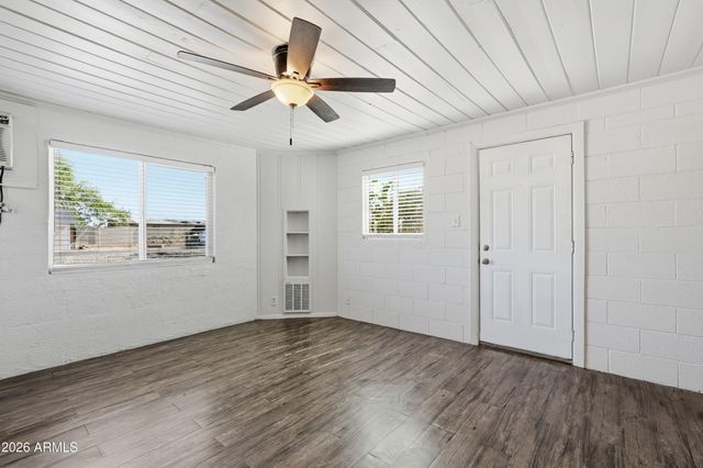 623 S Country Club Drive 11, Mesa, AZ 85210