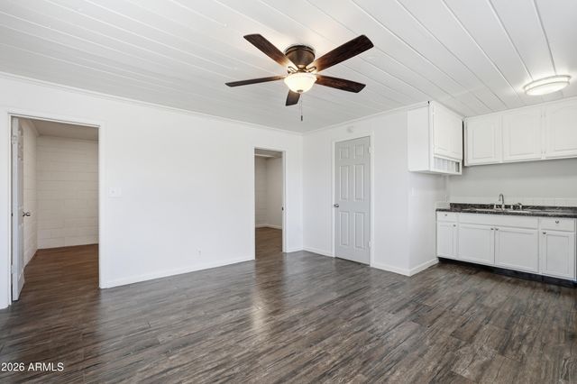 623 S Country Club Drive 11, Mesa, AZ 85210