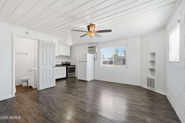 623 S Country Club Drive 11, Mesa, AZ 85210