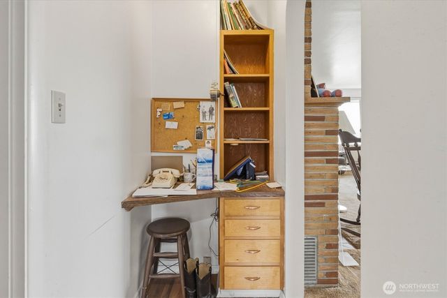 2014 Ocean Beach Highway, Longview, WA 98632