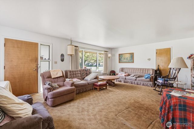 2014 Ocean Beach Highway, Longview, WA 98632