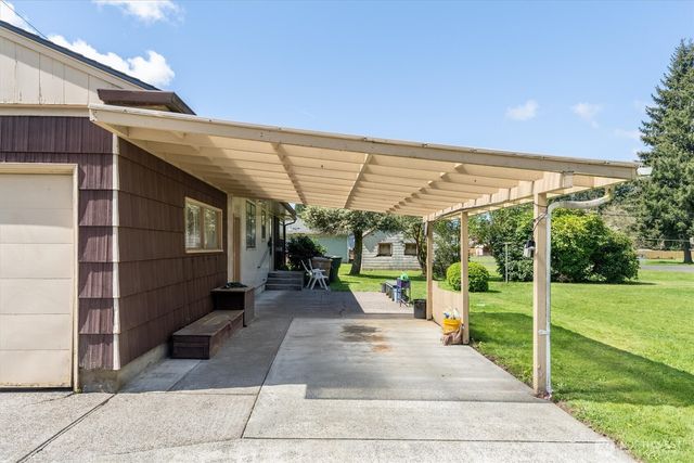 2014 Ocean Beach Highway, Longview, WA 98632