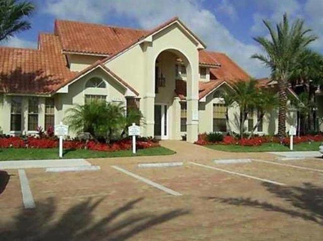 1225 SW 46th Avenue 203, Pompano Beach, FL 33069