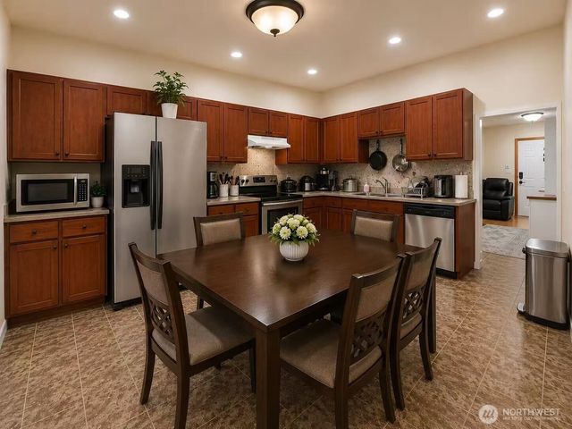 12503 SE 259th Place, Kent, WA 98030