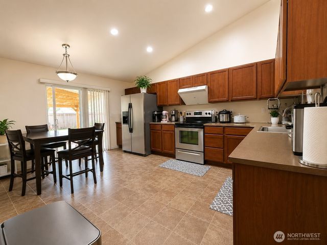 12503 SE 259th Place, Kent, WA 98030