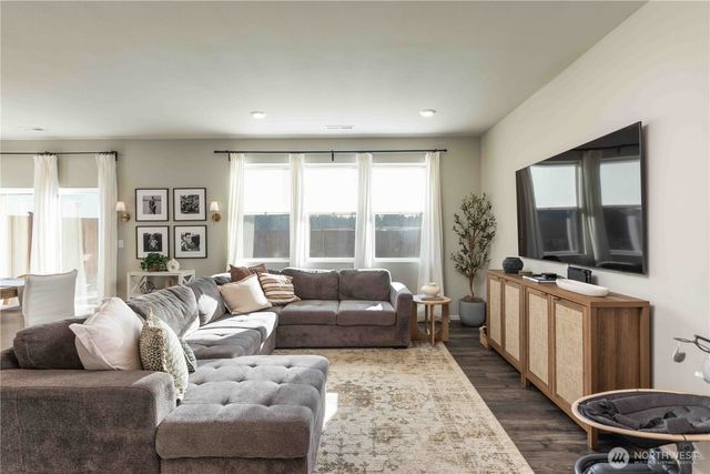 1164 SW Pendleton Way, Port Orchard, WA 98367