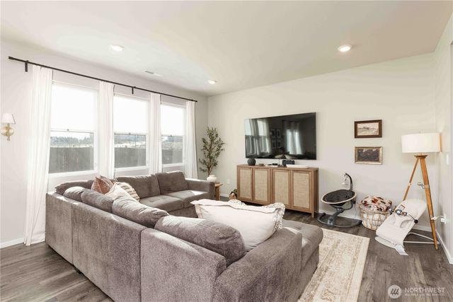 1164 SW Pendleton Way, Port Orchard, WA 98367