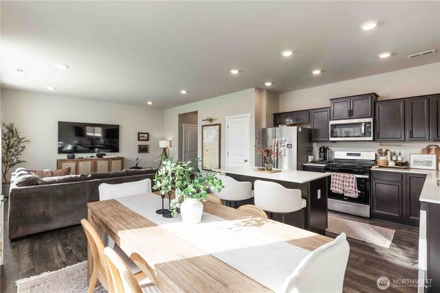 1164 SW Pendleton Way, Port Orchard, WA 98367