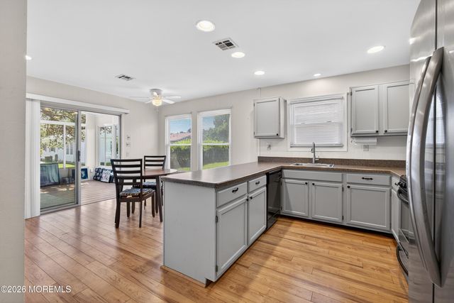 6 Olstins Court, Toms River, NJ 08757